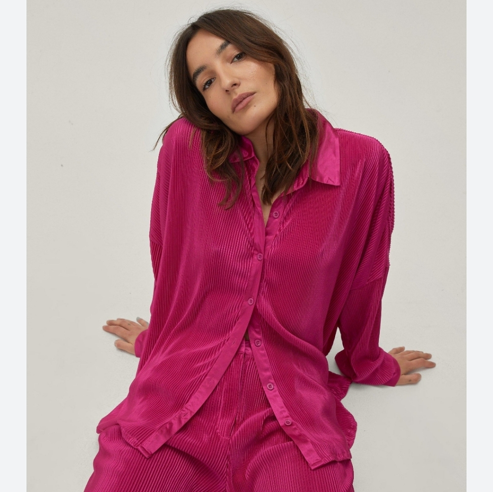 NWT Always Fabulous Plisse Long Sleeve Button Down Raspberry Pink Silky Blouse S